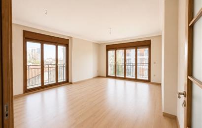 GÖZTEPEDE SİTE İÇİNDE SATILIK 2+1 DAİRE