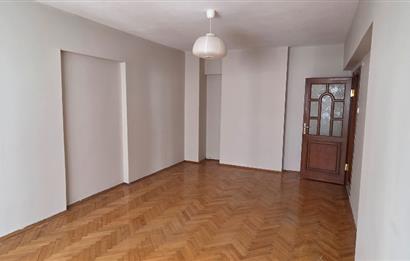Kuğu Pastanesi'ne Birkaç Adım, Geniş Balkonlu Ferah Kiralık 2+1