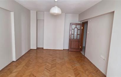 Kuğu Pastanesi'ne Birkaç Adım, Geniş Balkonlu Ferah Kiralık 2+1