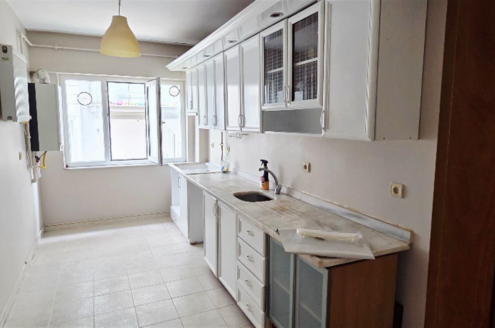 Kuğu Pastanesi'ne Birkaç Adım, Geniş Balkonlu Ferah Kiralık 2+1