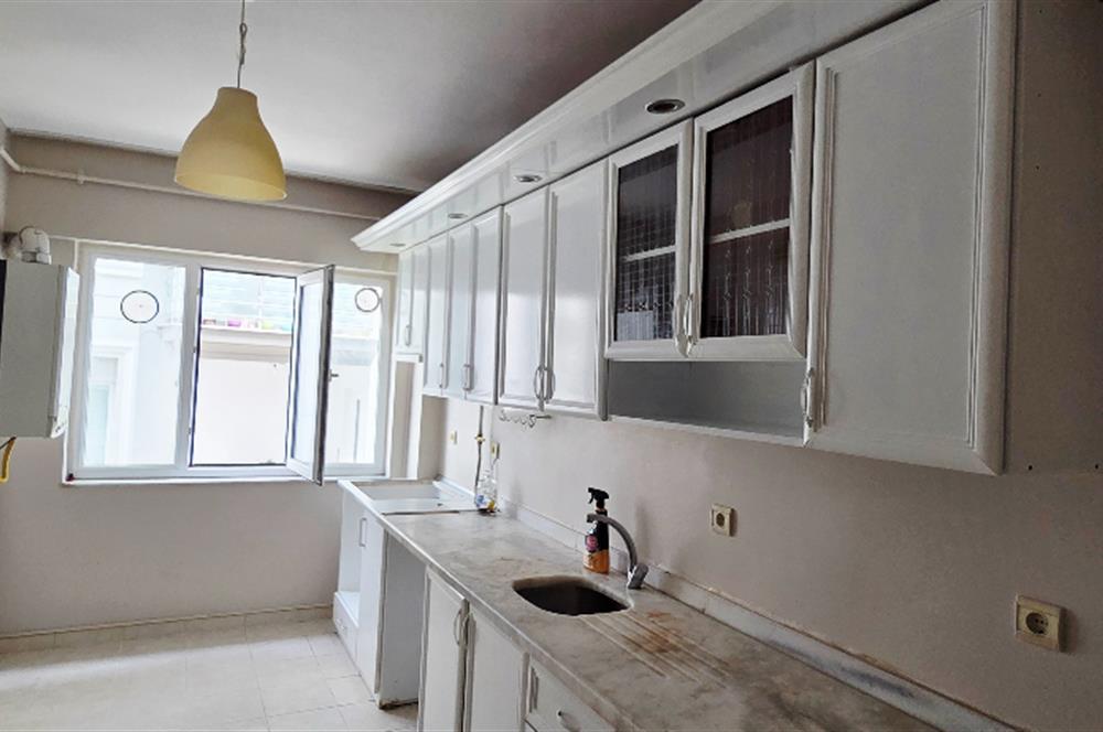 Kuğu Pastanesi'ne Birkaç Adım, Geniş Balkonlu Ferah Kiralık 2+1