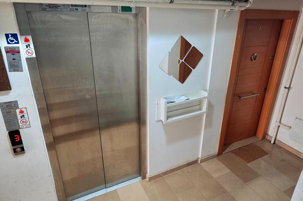 Moda / Bahariye Kesişiminde, 7 Yaşında Satılık Teraslı Dubleks