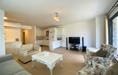 Kiralık Denize Sıfır Özel Kum Plajlı ve Havuzlu Site içerisinde Bahçe Katı Residance Daire
