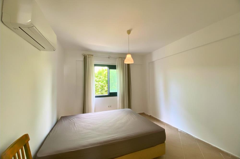Kiralık Denize Sıfır Özel Kum Plajlı ve Havuzlu Site içerisinde Bahçe Katı Residance Daire