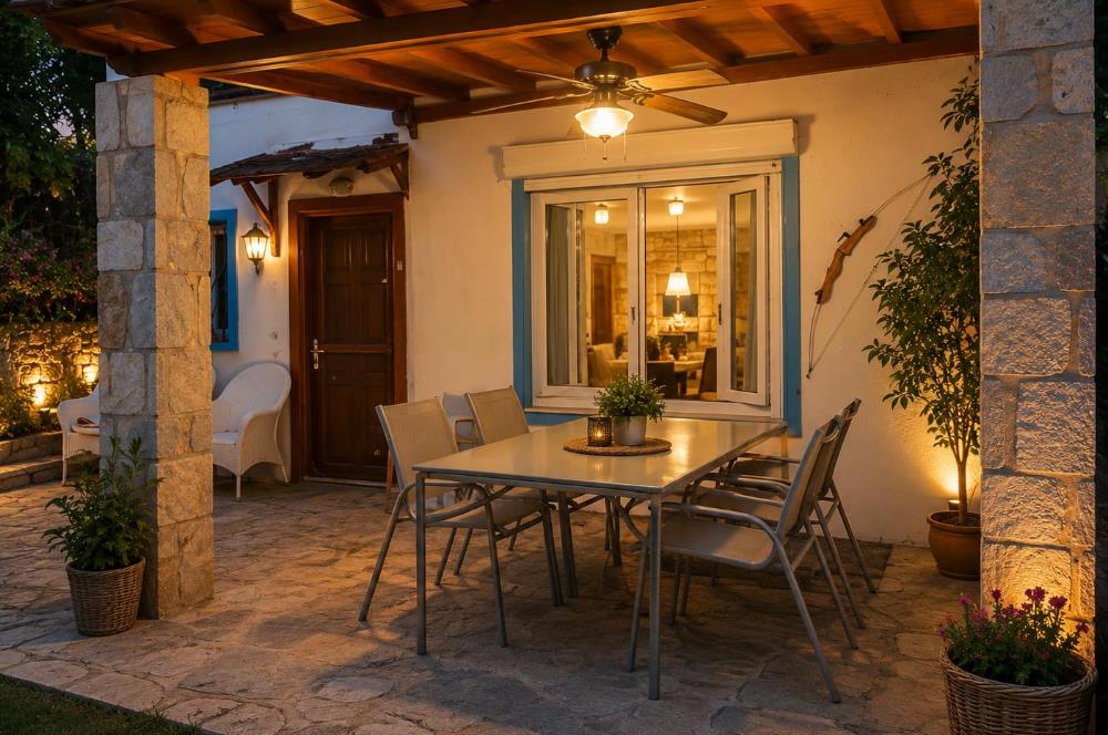 Bodrum Torba' da Havuzlu Sitede Sahile 300 metre 2+1 Satılık Bahçe Katı