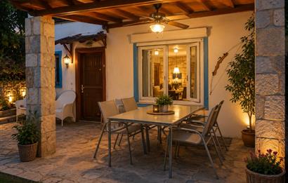 Bodrum Torba' da Havuzlu Sitede Sahile 300 metre 2+1 Satılık Bahçe Katı