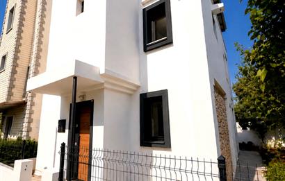 GÜMBET'TE MÜSTAKİL, BAHÇELİ VE TAMAMEN YENİLENMİŞ 2+1 DUBLEKS