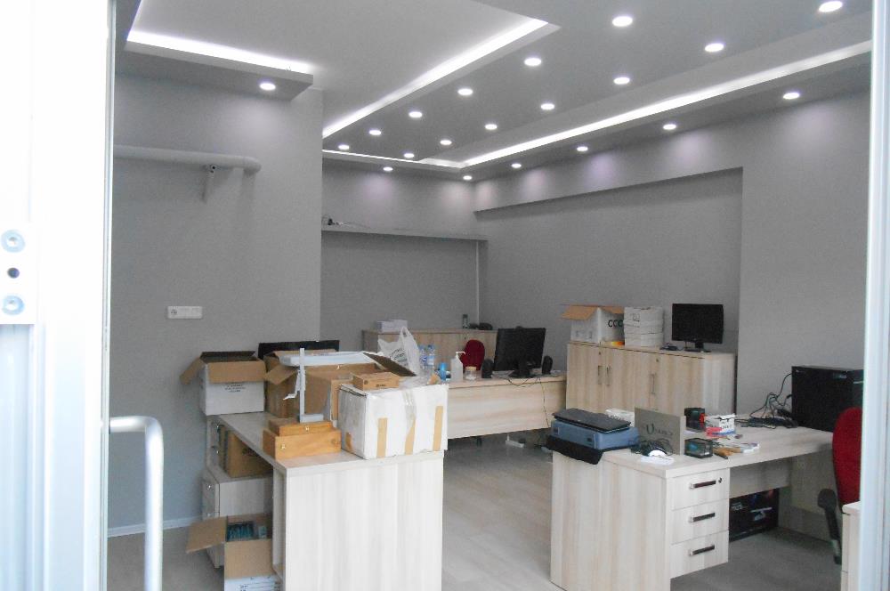 Koşuyolu Merkezde Kiralık 1+1 Modern Ticari İşyeri