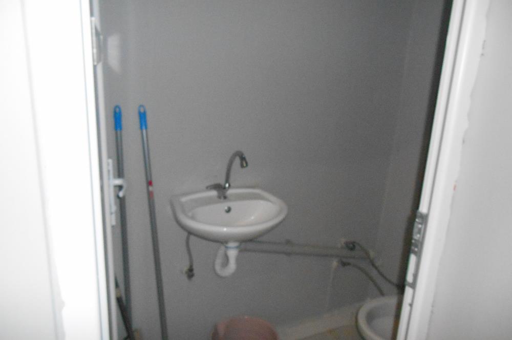 Koşuyolu Merkezde Kiralık 1+1 Modern Ticari İşyeri