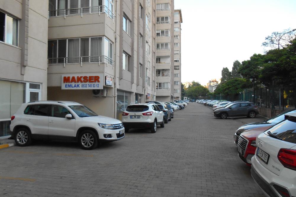 Koşuyolu Merkezde Kiralık 1+1 Modern Ticari İşyeri