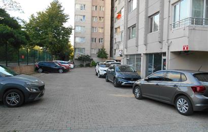 Koşuyolu Merkezde Kiralık 1+1 Modern Ticari İşyeri