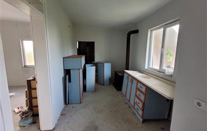 CENTURY 21 BAL'DAN ALTIEYLÜL BOZEN'DE SATILIK EV VE ARSASI