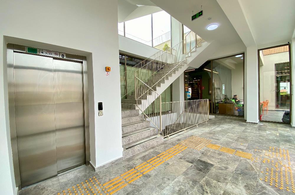 C 21 Loft’tan Koşu Yolu Altında Satılık Lüks Ofis