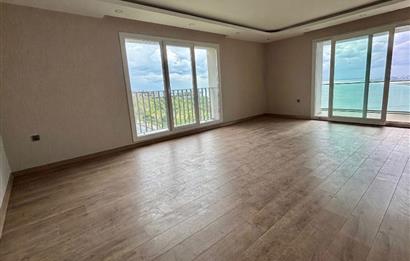 Beylikdüzü Gürpınarda Deniz Manzaralı 6+2 Dubleks Daire