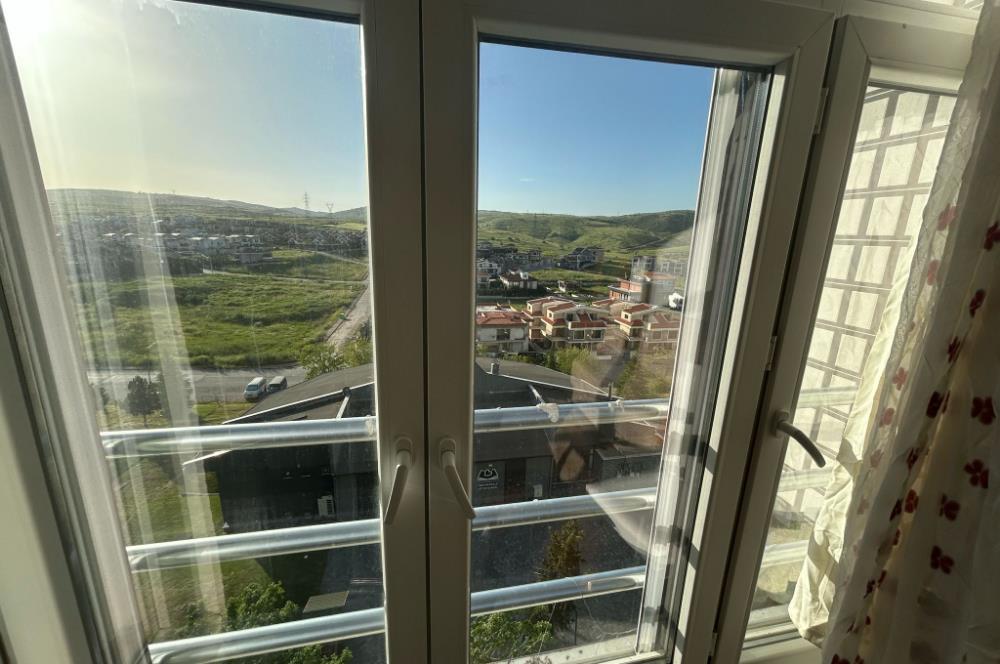 C21 BAL'DAN TOKİ YENİMAHALLEDE SATILIK EŞYALI 1+1