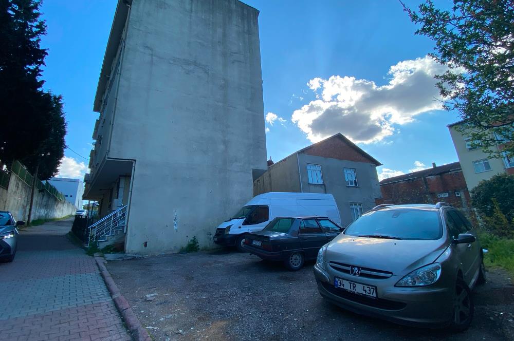 SANCAKTEPE ŞUHEDA CADDESİ M5 METROSUNA YAKIN İSKANLI GENİŞ 3+1 DAİRE