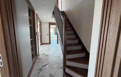 Beylikdüzü Gürpınarda Deniz Manzaralı 6+2 Dubleks Daire