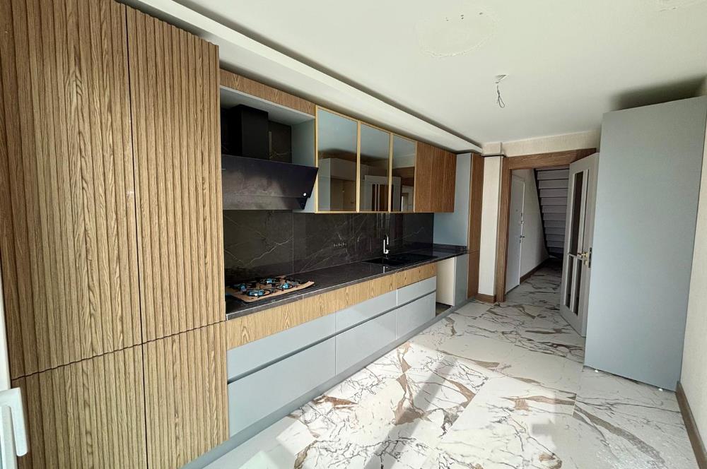 Beylikdüzü Gürpınarda Deniz Manzaralı 6+2 Dubleks Daire