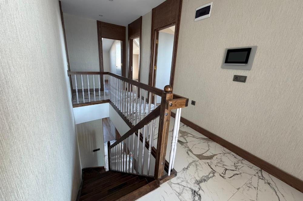 Beylikdüzü Gürpınarda Deniz Manzaralı 6+2 Dubleks Daire