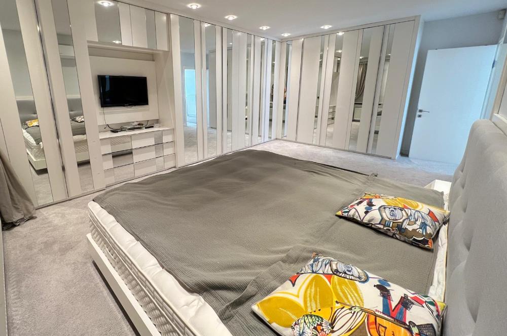DEĞİRMEN BOĞAZI SİTESİNDE BAHÇELİ ÖZEL TASARIM SATILIK LÜX VİLLA