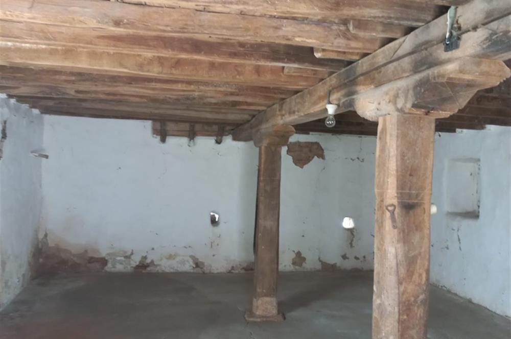 C.21LOCA'DAN SUSURLUK BABAKÖYDE MÜKEMMEL BAHÇELİ KÖY EVİ