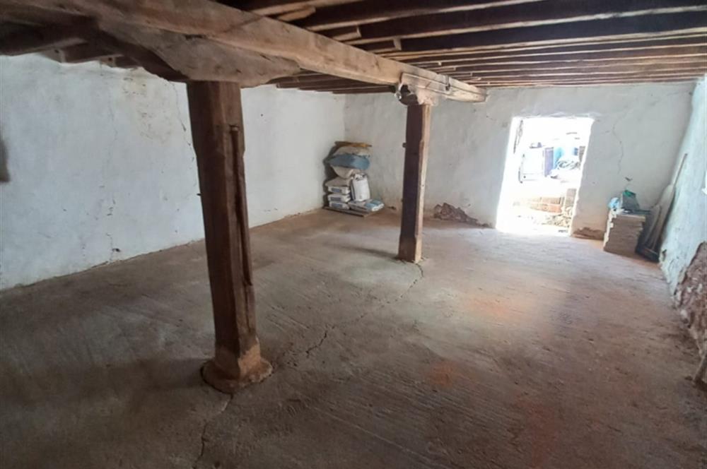 C.21LOCA'DAN SUSURLUK BABAKÖYDE MÜKEMMEL BAHÇELİ KÖY EVİ