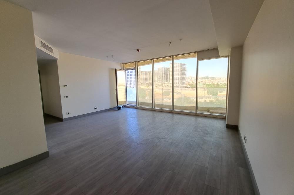 Kartal İSTMarina'da Balkonlu, Deniz & Şehir Manzaralı 2+1