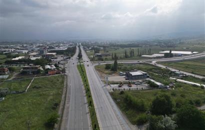 KARESİ YENİMAHALLE'DE 1471 m2 T1 TİCARİ İMARLI ARSA HİSSESİ