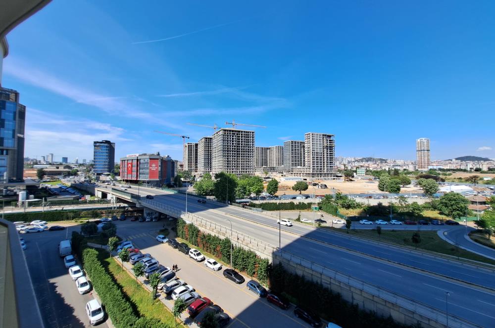 Kartal İSTMarina'da Balkonlu, Deniz & Şehir Manzaralı 2+1