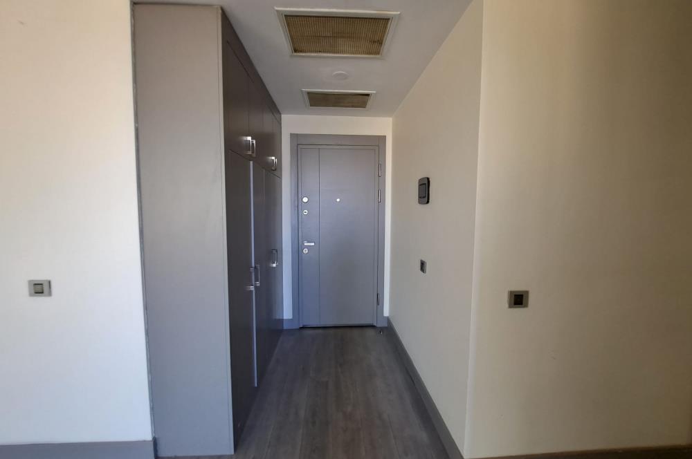 Kartal İSTMarina'da Balkonlu, Deniz & Şehir Manzaralı 2+1