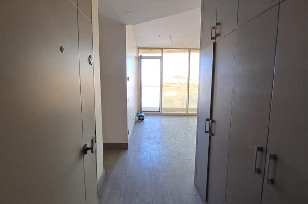 Kartal İSTMarina'da Balkonlu, Deniz & Şehir Manzaralı 2+1