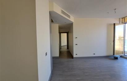 Kartal İSTMarina'da Balkonlu, Deniz & Şehir Manzaralı 2+1