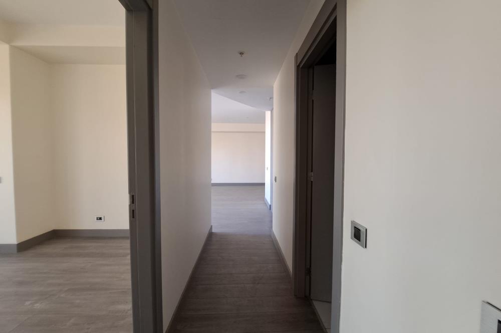 Kartal İSTMarina'da Balkonlu, Deniz & Şehir Manzaralı 2+1