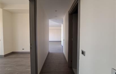 Kartal İSTMarina'da Balkonlu, Deniz & Şehir Manzaralı 2+1