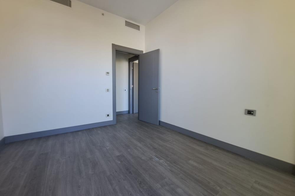 Kartal İSTMarina'da Balkonlu, Deniz & Şehir Manzaralı 2+1