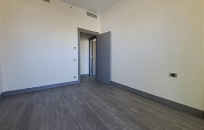 Kartal İSTMarina'da Balkonlu, Deniz & Şehir Manzaralı 2+1