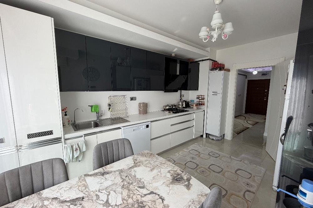 CENTURY 21 plus dan seçme sitesinde köşe konumlu daire 