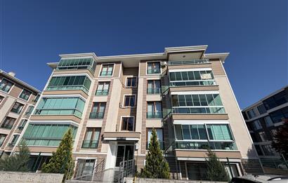 CENTURY 21 plus dan seçme sitesinde köşe konumlu daire 
