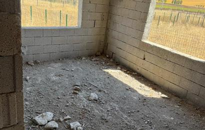 GÖLBAŞI DİKİLİTAŞ'TA NATAMAM BETONARME EVİ BULUNAN HOBİ BAHÇESİ