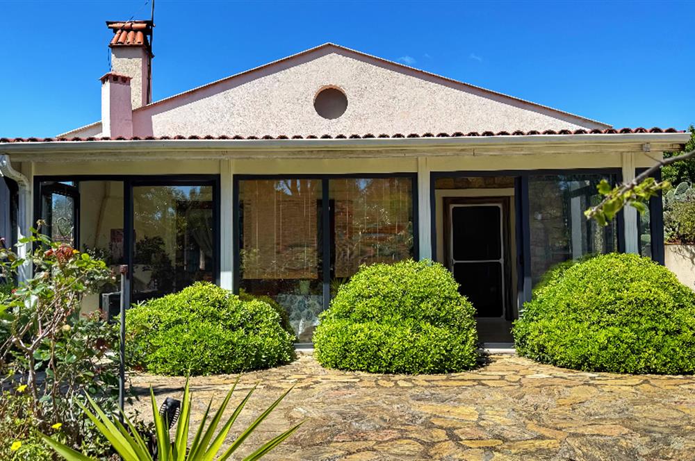 DATÇA KIZLAN | TEK KATLI HAVUZLU GENİŞ BAHÇELİ VİLLA+KONUK EVİ