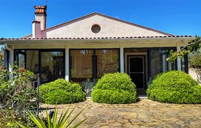 DATÇA KIZLAN | TEK KATLI HAVUZLU GENİŞ BAHÇELİ VİLLA+KONUK EVİ