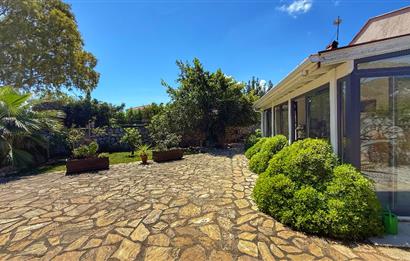 DATÇA KIZLAN | TEK KATLI HAVUZLU GENİŞ BAHÇELİ VİLLA+KONUK EVİ