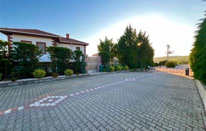 DEĞİRMEN BOĞAZI SİTESİNDE BAHÇELİ ÖZEL TASARIM SATILIK LÜX VİLLA