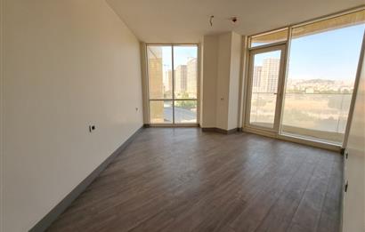 Kartal İSTMarina'da Balkonlu, Deniz & Şehir Manzaralı 2+1