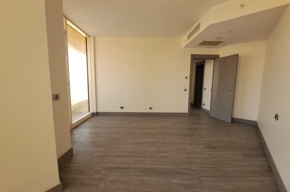 Kartal İSTMarina'da Balkonlu, Deniz & Şehir Manzaralı 2+1