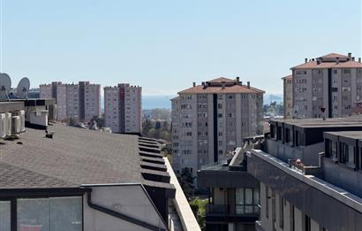 C21 BAYAR dan KOŞUYOLU ÜSKÜDARA GİDEN CADDEDE 3+1 KİRALIK SİTEDE BAKIMLI ÖNÜ AÇIK