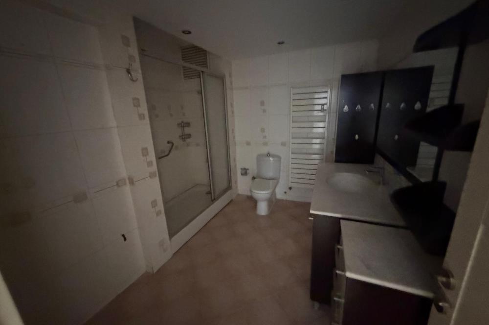 C21 BAYAR dan KOŞUYOLU ÜSKÜDARA GİDEN CADDEDE 3+1 KİRALIK SİTEDE BAKIMLI ÖNÜ AÇIK