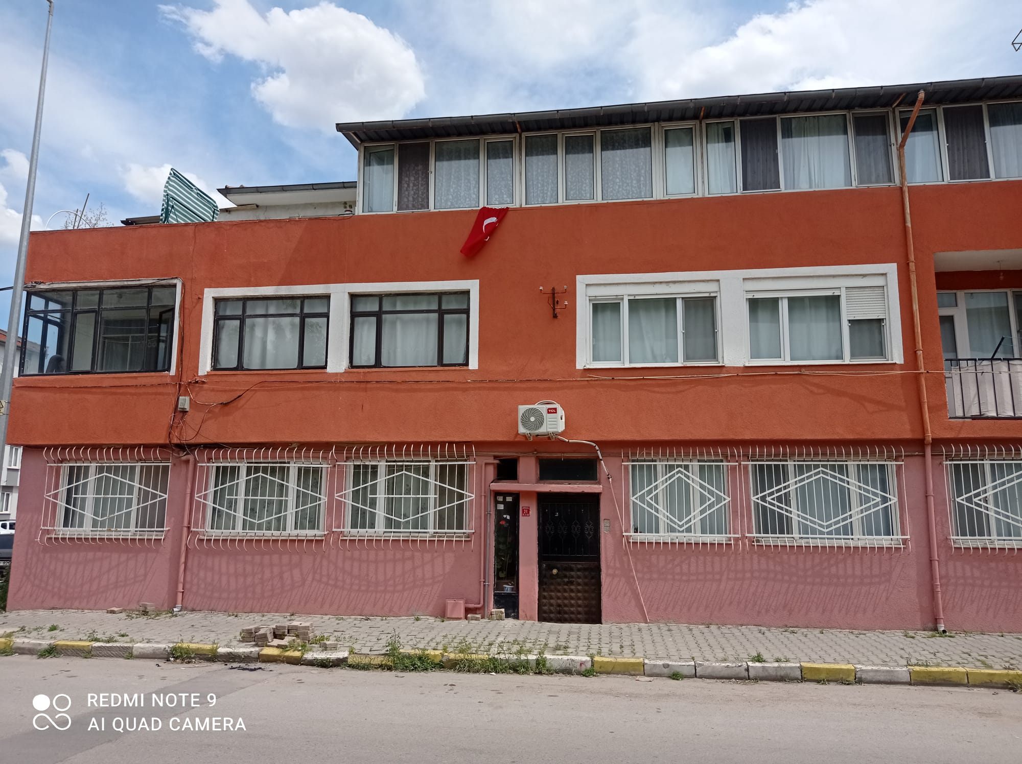 Century 21 Bal'dan Gümüşçeşme Mahallesinde Satılık 2+1 Teraslı Daire