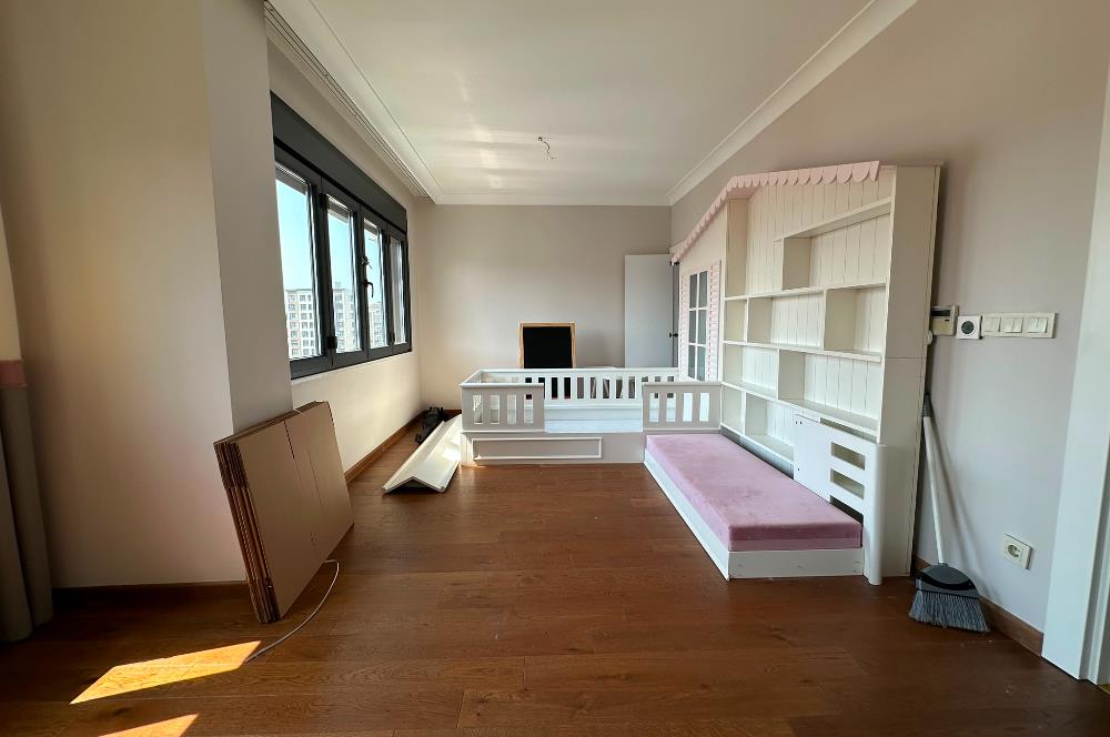 ERENKÖY'DE KİRALIK DUBLEKS DAİRE