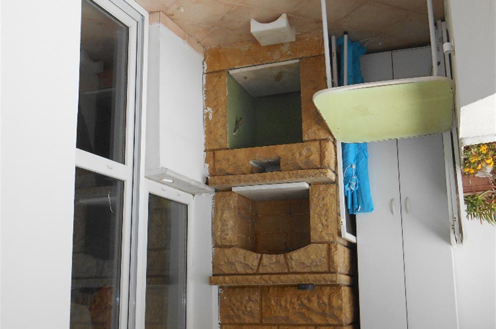C21 BAYAR dan KOŞUYOLU ÜSKÜDARA GİDEN CADDEDE 3+1 KİRALIK SİTEDE BAKIMLI ÖNÜ AÇIK